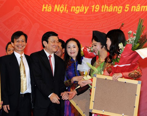 Vietnam otorga la más alta condecoración a los artistas sobresalientes  - ảnh 1